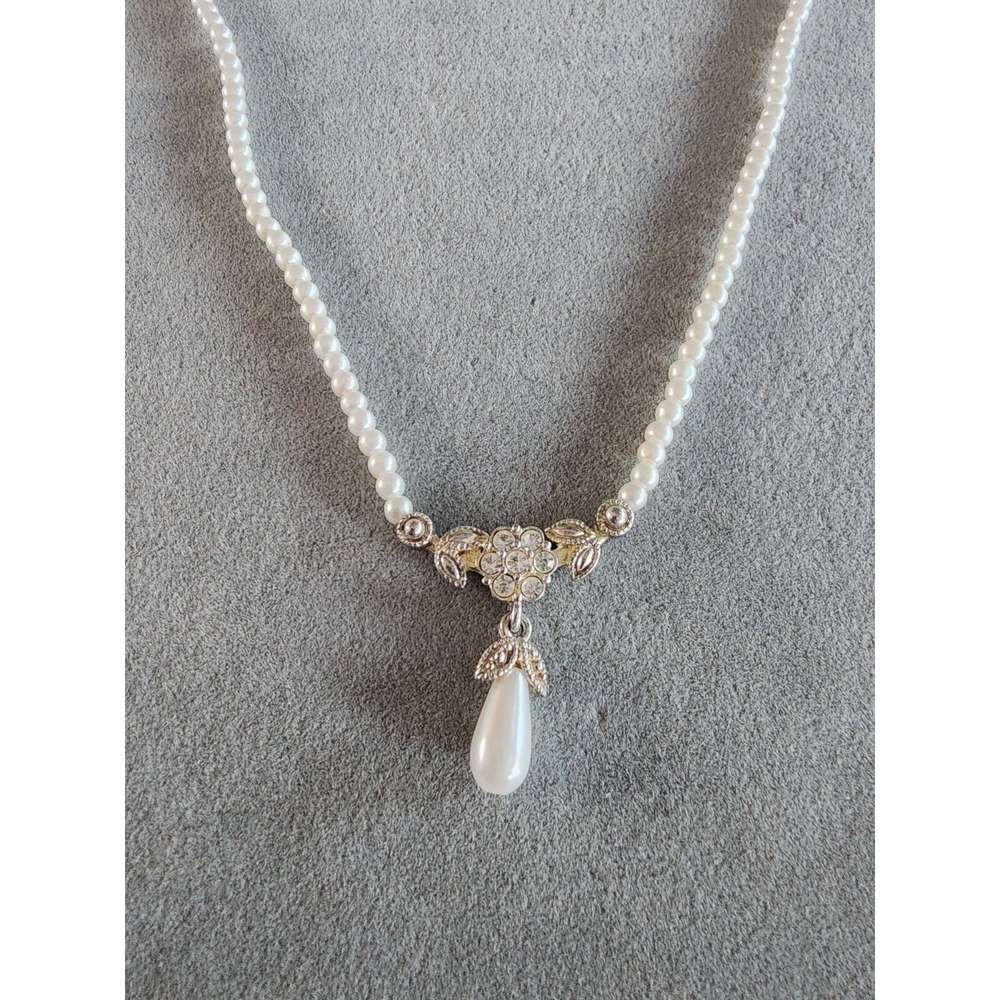 Vtg Y2K Signed Faux Pearls & Rhinestone Silver Tone Leaf Necklace FREE $HIPPING!